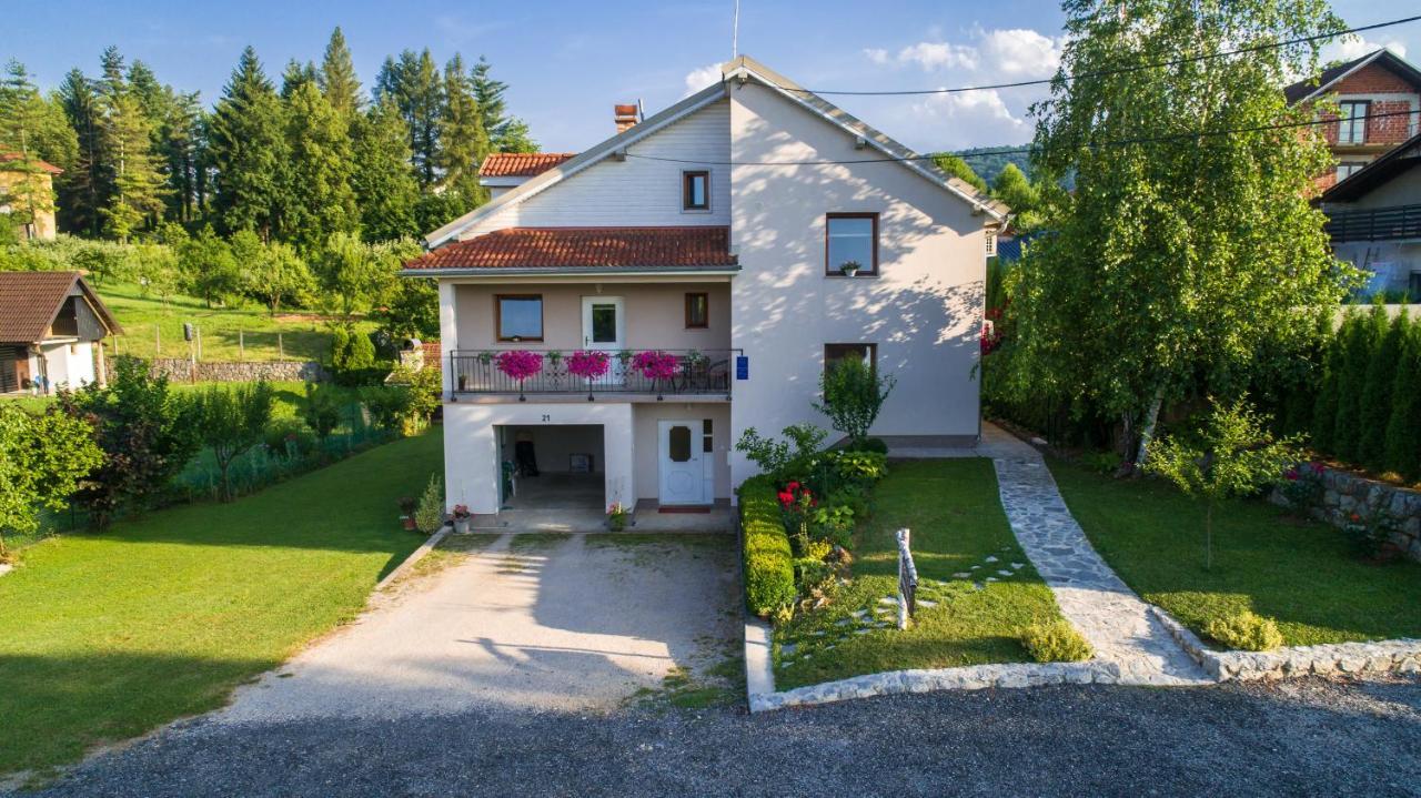 Breza Guesthouse Слунь Екстер'єр фото