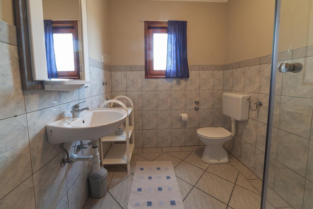 Breza Guesthouse Слунь Екстер'єр фото