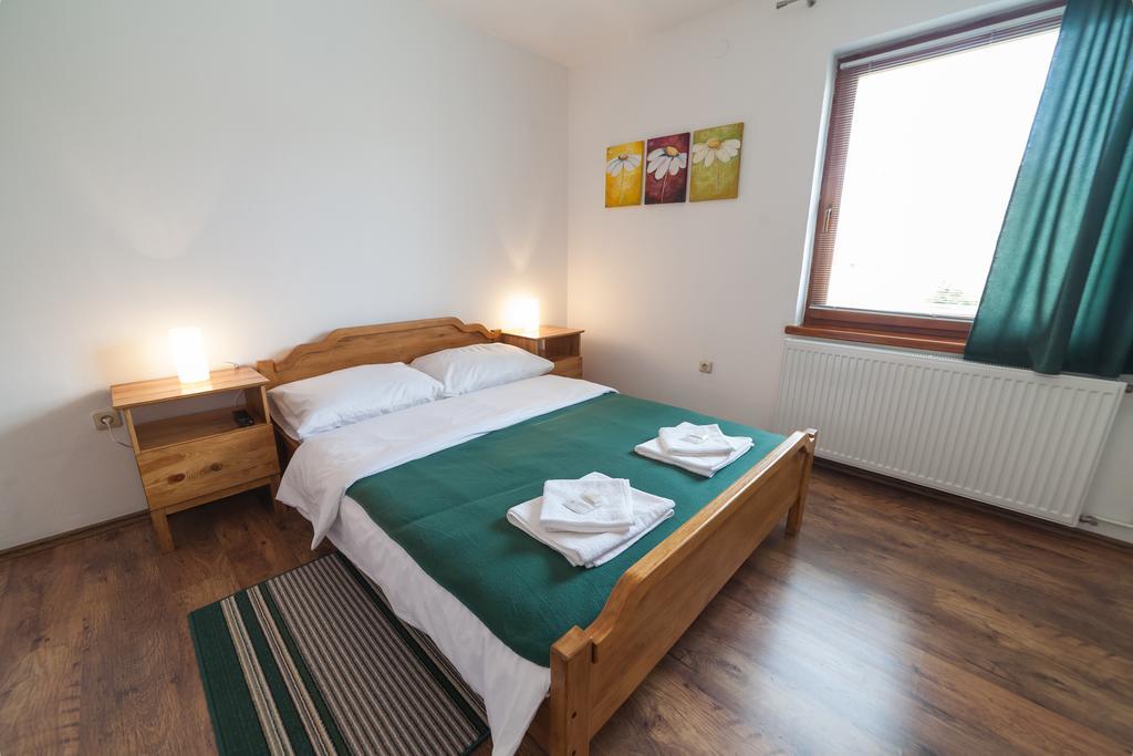 Breza Guesthouse Слунь Екстер'єр фото