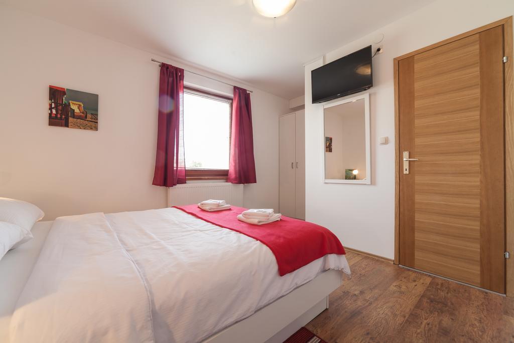 Breza Guesthouse Слунь Екстер'єр фото