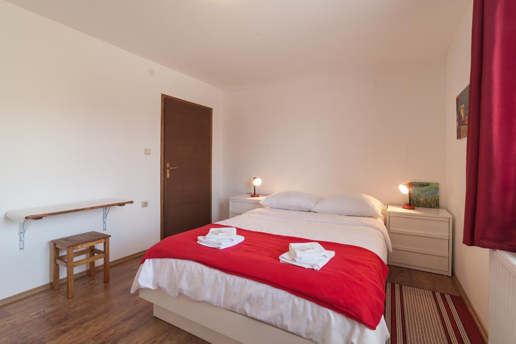 Breza Guesthouse Слунь Екстер'єр фото