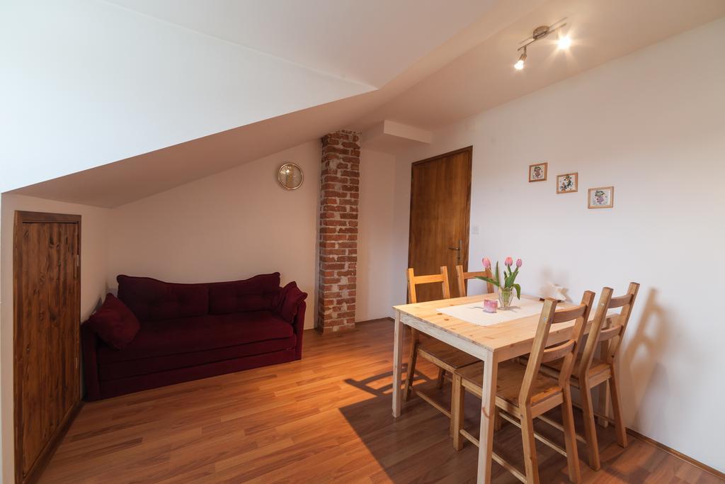 Breza Guesthouse Слунь Екстер'єр фото