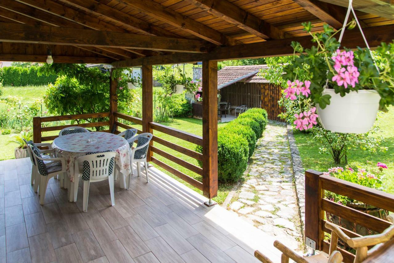 Breza Guesthouse Слунь Екстер'єр фото