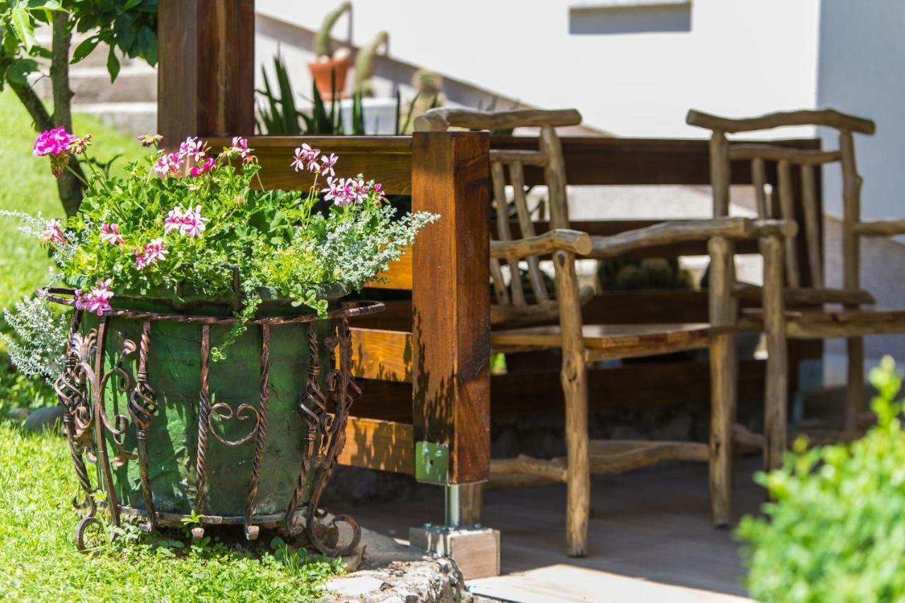 Breza Guesthouse Слунь Екстер'єр фото