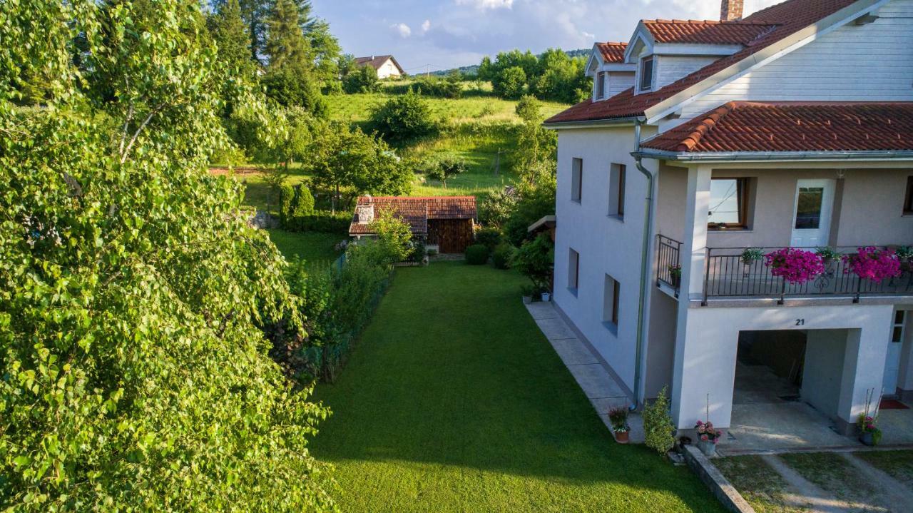 Breza Guesthouse Слунь Екстер'єр фото
