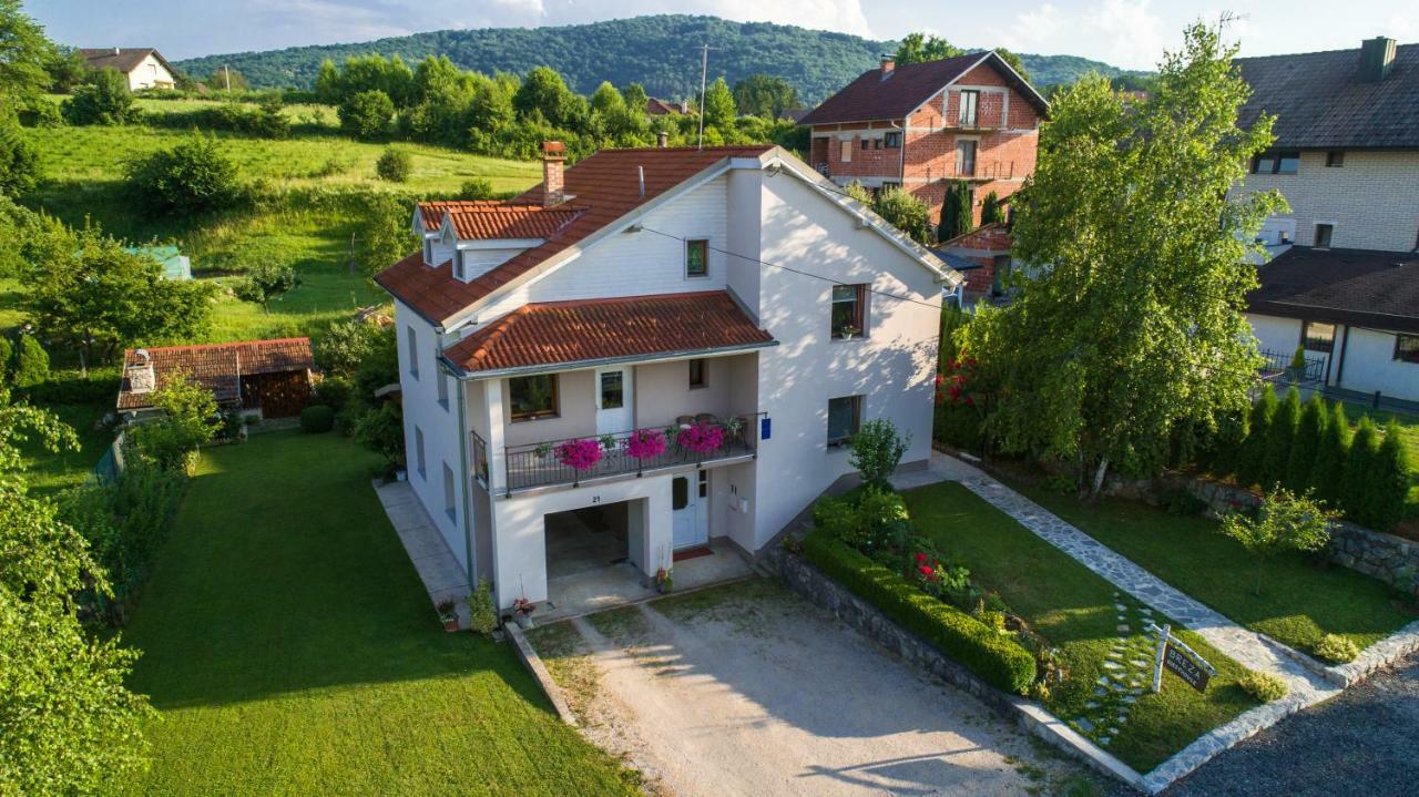 Breza Guesthouse Слунь Екстер'єр фото